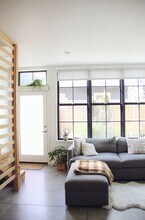 2421 SE Division St in Portland, OR - Building Photo - Building Photo