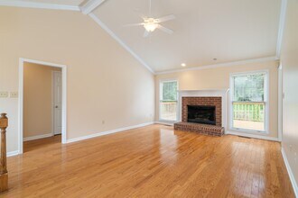 8112 Meadowood Ln in Knoxville, TN - Building Photo - Building Photo