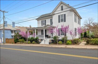 11 S Court St in Luray, VA - Building Photo