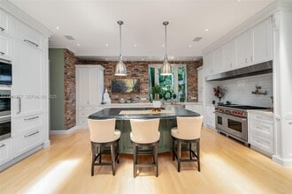 8845 School House Rd in Coral Gables, FL - Building Photo - Building Photo