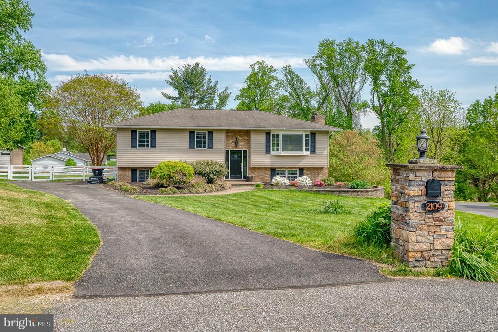 2109 Lippizan Ct in Fallston, MD - Building Photo