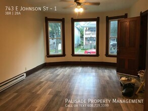 743 E Johnson St in Madison, WI - Building Photo - Building Photo