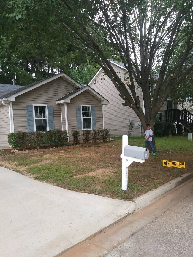 2666 Rambling Way in Lithonia, GA - Building Photo - Building Photo