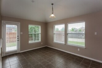 1141 Lakeside Dr in Desoto, TX - Foto de edificio - Building Photo