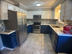 9327 N Cross St in Peoria, IL - Building Photo - Building Photo