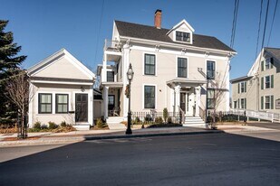 553 Islington St in Portsmouth, NH - Building Photo