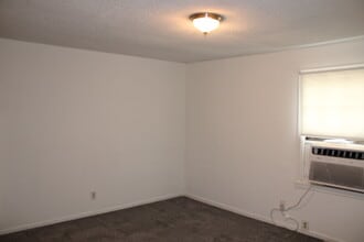 4407 E Bayley St in Wichita, KS - Building Photo - Building Photo