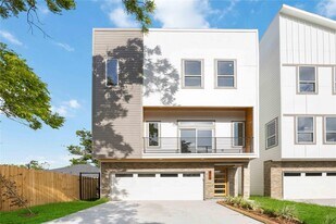 2115 Dan St in Houston, TX - Building Photo