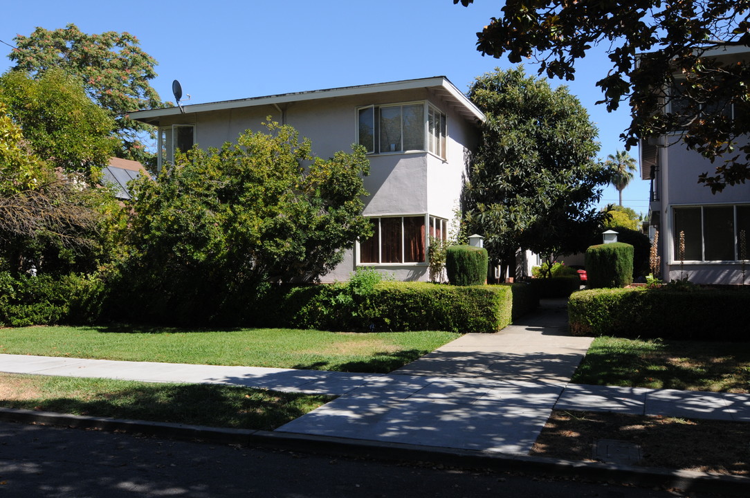 471 Matadero Ave in Palo Alto, CA - Building Photo