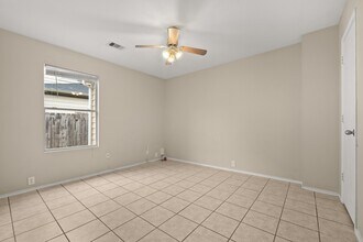 806 Grand Plains Dr in Houston, TX - Foto de edificio - Building Photo