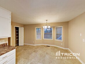 815 Post Ridge Terrace in Stone Mountain, GA - Building Photo - Building Photo