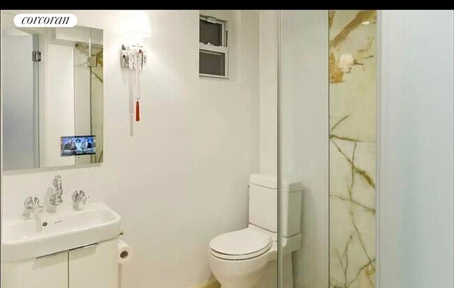 396 Bleecker St in New York, NY - Foto de edificio - Building Photo