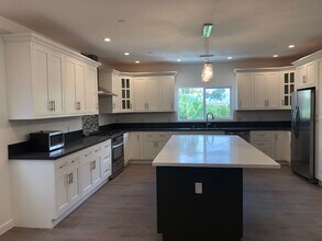 5862 David Ave, Unit 102 in Los Angeles, CA - Building Photo - Building Photo