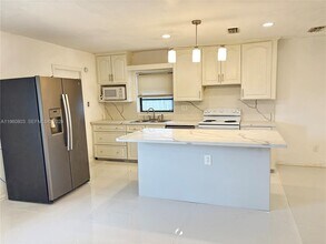 9711 Caribbean Blvd in Cutler Bay, FL - Building Photo - Building Photo