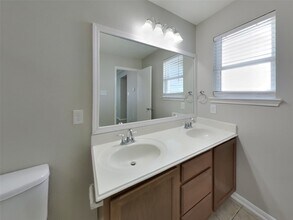 19325 Cascade Green Ct in Houston, TX - Building Photo - Building Photo