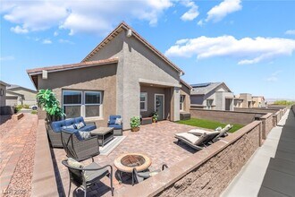 292 Whitney Crst St in Henderson, NV - Building Photo - Building Photo