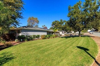 1806 Wight Way in El Cajon, CA - Building Photo - Building Photo