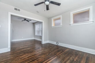 2335 Ann Ave, Unit 2E in St. Louis, MO - Foto de edificio - Building Photo