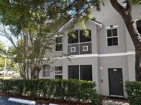 5001 Sunridge Palms Dr in Tampa, FL - Building Photo