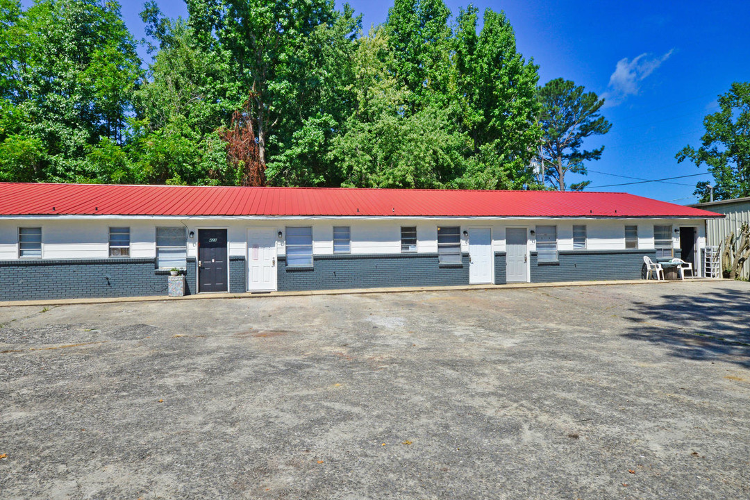 Cleveland Sq Apartments in Cullman, AL - Building Photo