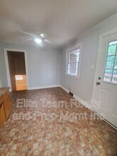 4918 White Oak Rd in Charlotte, NC - Building Photo - Building Photo