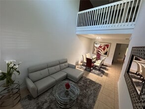 10748 NW 74th Ln in Doral, FL - Building Photo - Building Photo