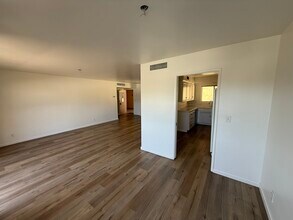 600 W Stocker St in Glendale, CA - Building Photo - Building Photo