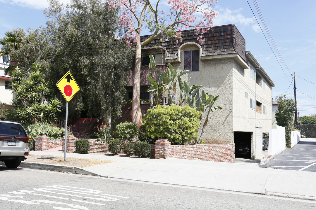 3720 Clarington Ave in Los Angeles, CA - Building Photo