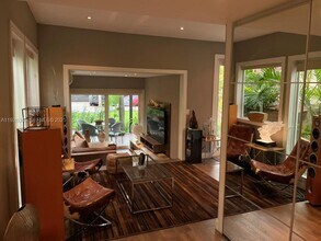 2654 SW 25th Ter in Miami, FL - Building Photo - Building Photo