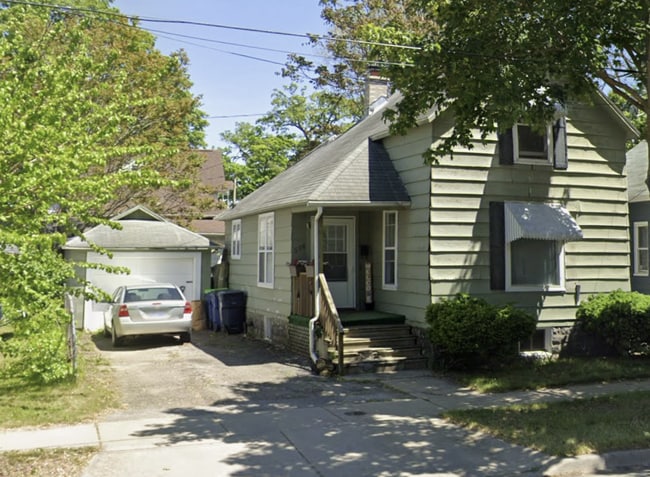 property at 608 N Henry St