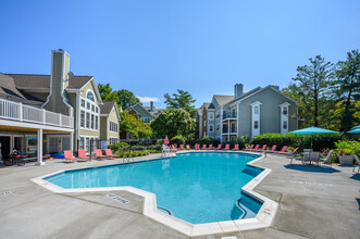 Henley at Kingstowne in Alexandria, VA - Building Photo - Building Photo