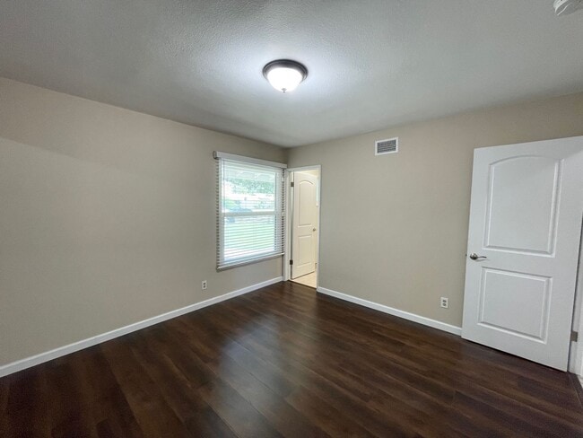 23370 Schoolcraft St