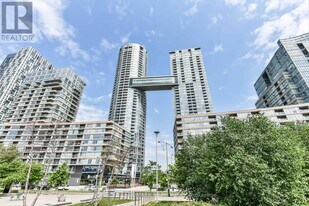 15 Iceboat Terr in Toronto, ON - Building Photo