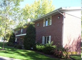 Sunrise Apartments in Menasha, WI - Foto de edificio - Building Photo