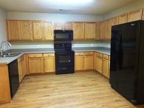 1016 Deerberry Rd in Goose Creek, SC - Building Photo - Building Photo