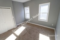 2047 Gerritt St photo'