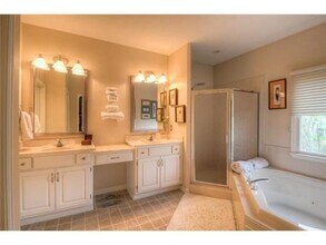 9843 N Montclair Ave in Kansas City, MO - Building Photo - Building Photo