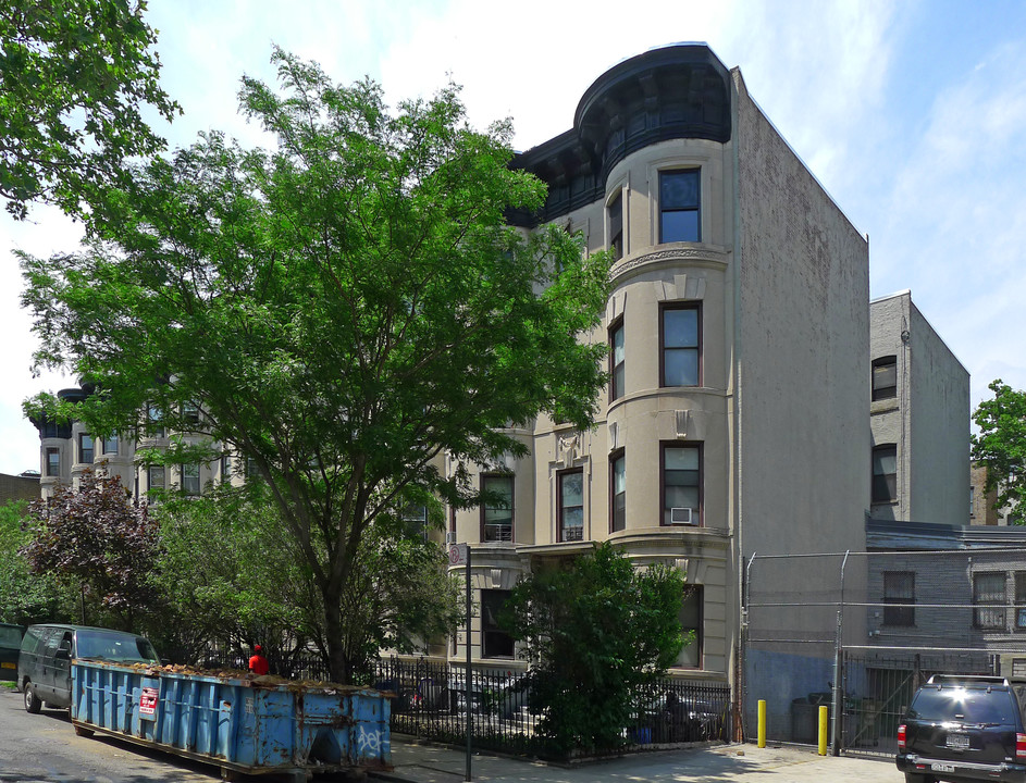 1119 Carroll St in Brooklyn, NY - Building Photo