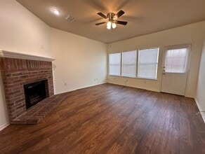 8404 Autumn Creek Trail in Fort Worth, TX - Building Photo - Building Photo