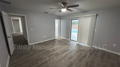 12275 Linden Dr in Spring Hill, FL - Building Photo - Building Photo