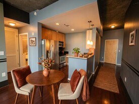 361 17th St NW in Atlanta, GA - Building Photo