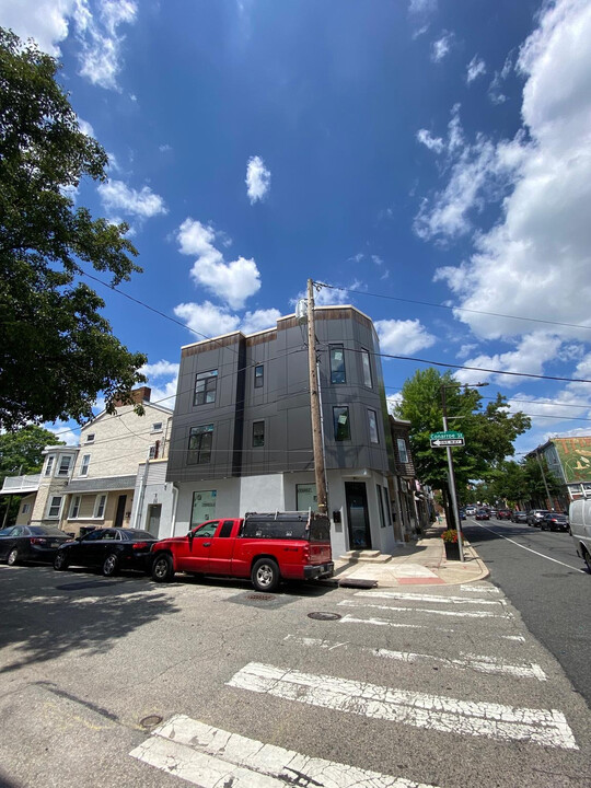 6100 Ridge Ave, Unit #3 in Philadelphia, PA - Building Photo