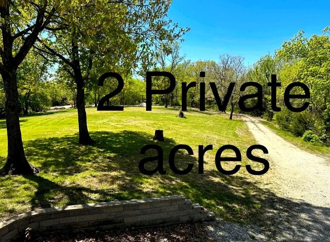 9108 S Buckner Tarsney Rd in Oak Grove, MO - Building Photo - Building Photo