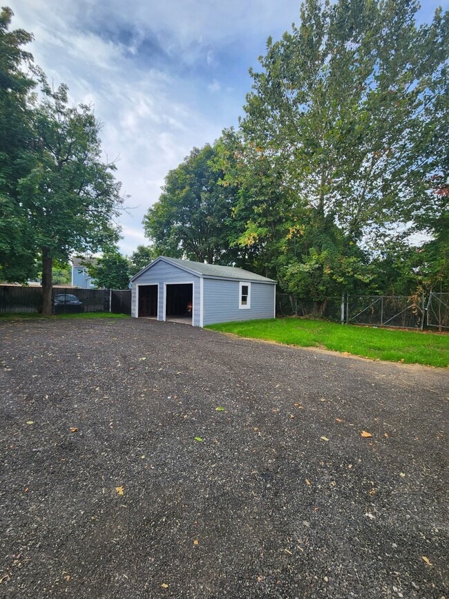 322 Blake St in New Haven, CT - Building Photo - Building Photo