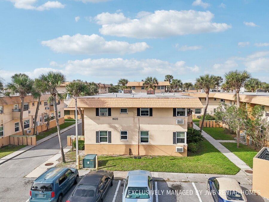 1628 2nd St N-Unit -227 in Jacksonville Beach, FL - Building Photo