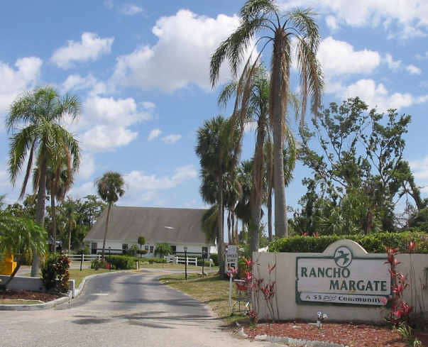 Celebration Townhomes in Margate, FL - Foto de edificio - Building Photo