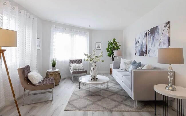 6400 Christie Ave, Unit 4202 in Emeryville, CA - Building Photo - Building Photo