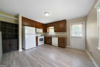 256 Powder Springs St in Hiram, GA - Building Photo - Building Photo