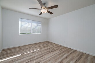 1626 Goldenwood Dr in Modesto, CA - Building Photo - Building Photo