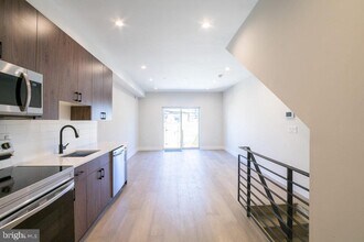 2147 N Franklin St in Philadelphia, PA - Building Photo - Building Photo